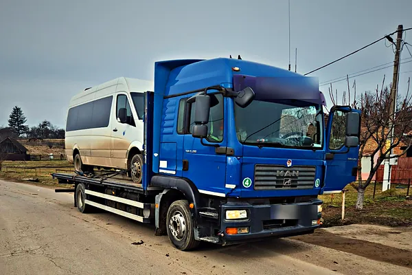 Microbuz pe autospeciala FECU de 15 t MMA